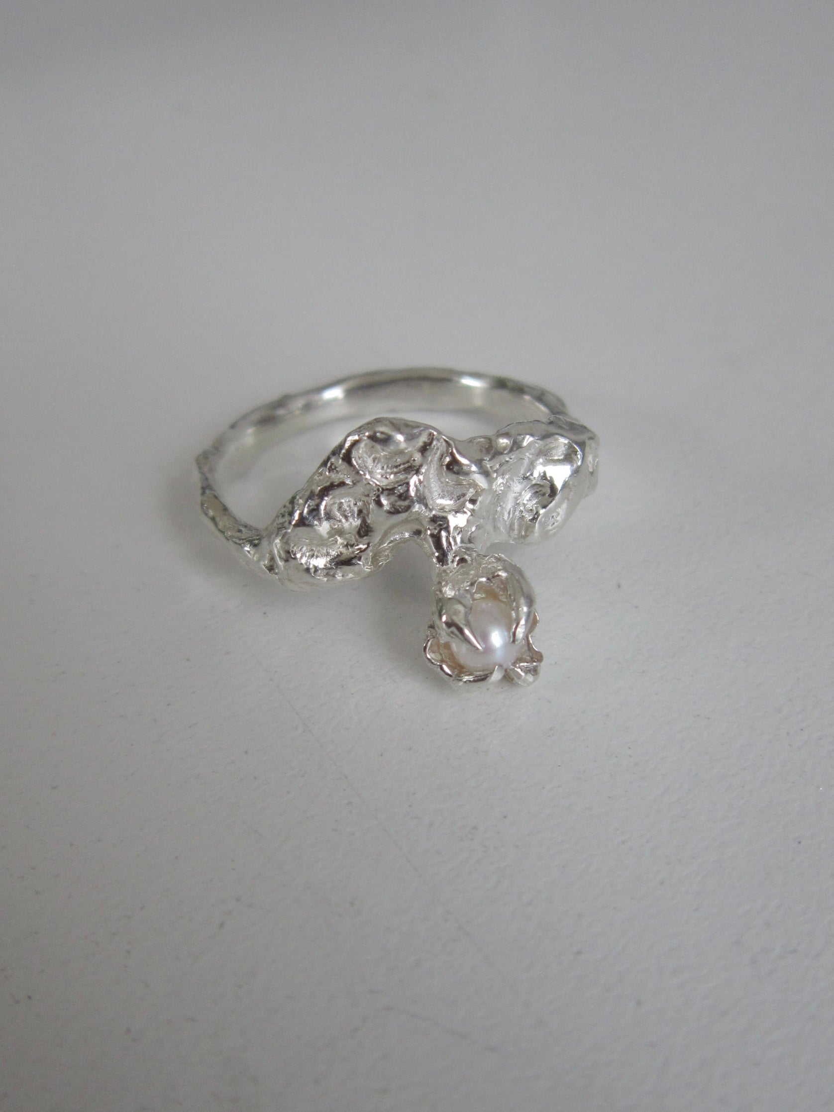 PEARL VERUCA RING (SZ 9)