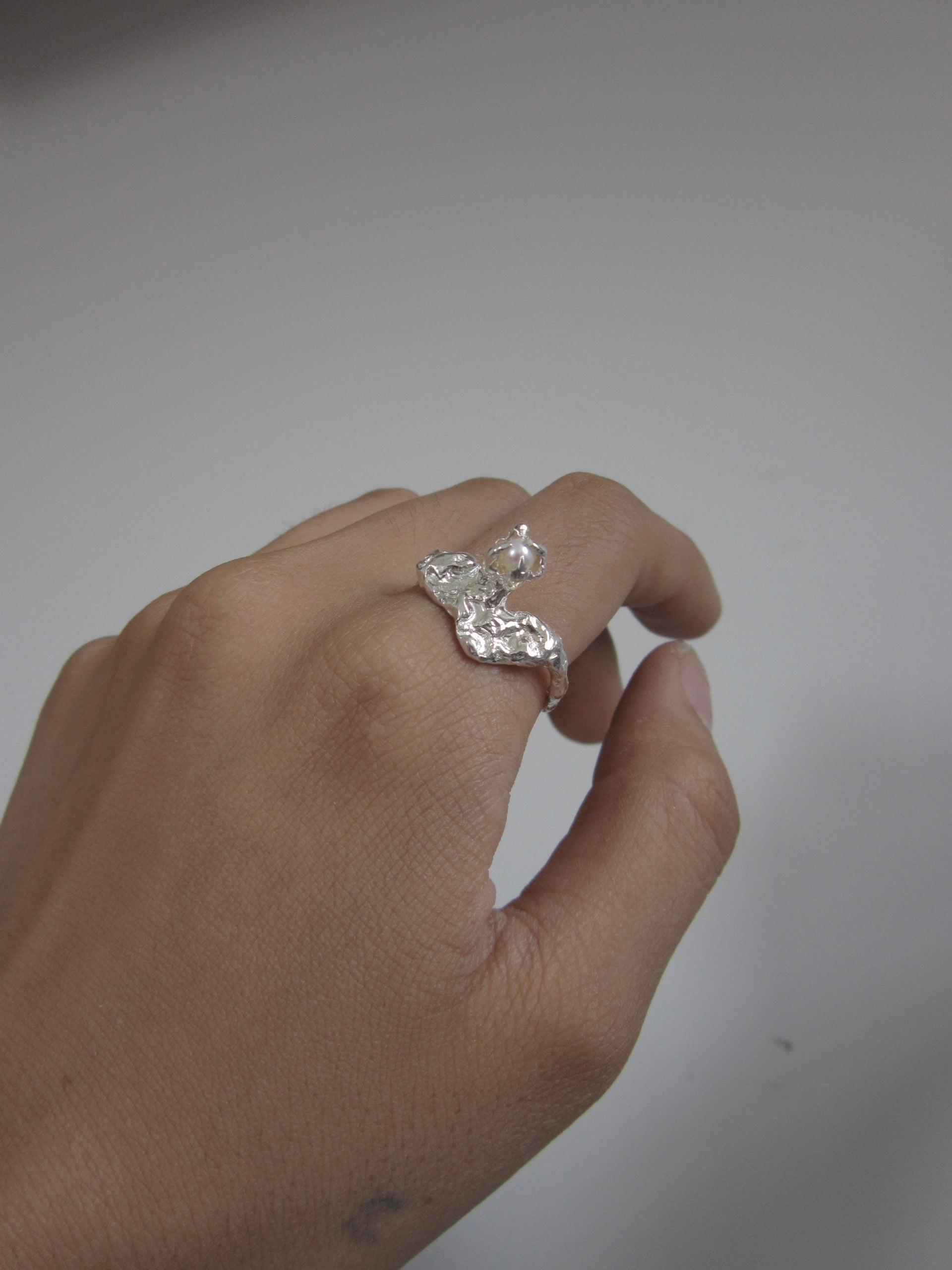 PEARL VERUCA RING (SZ 9)