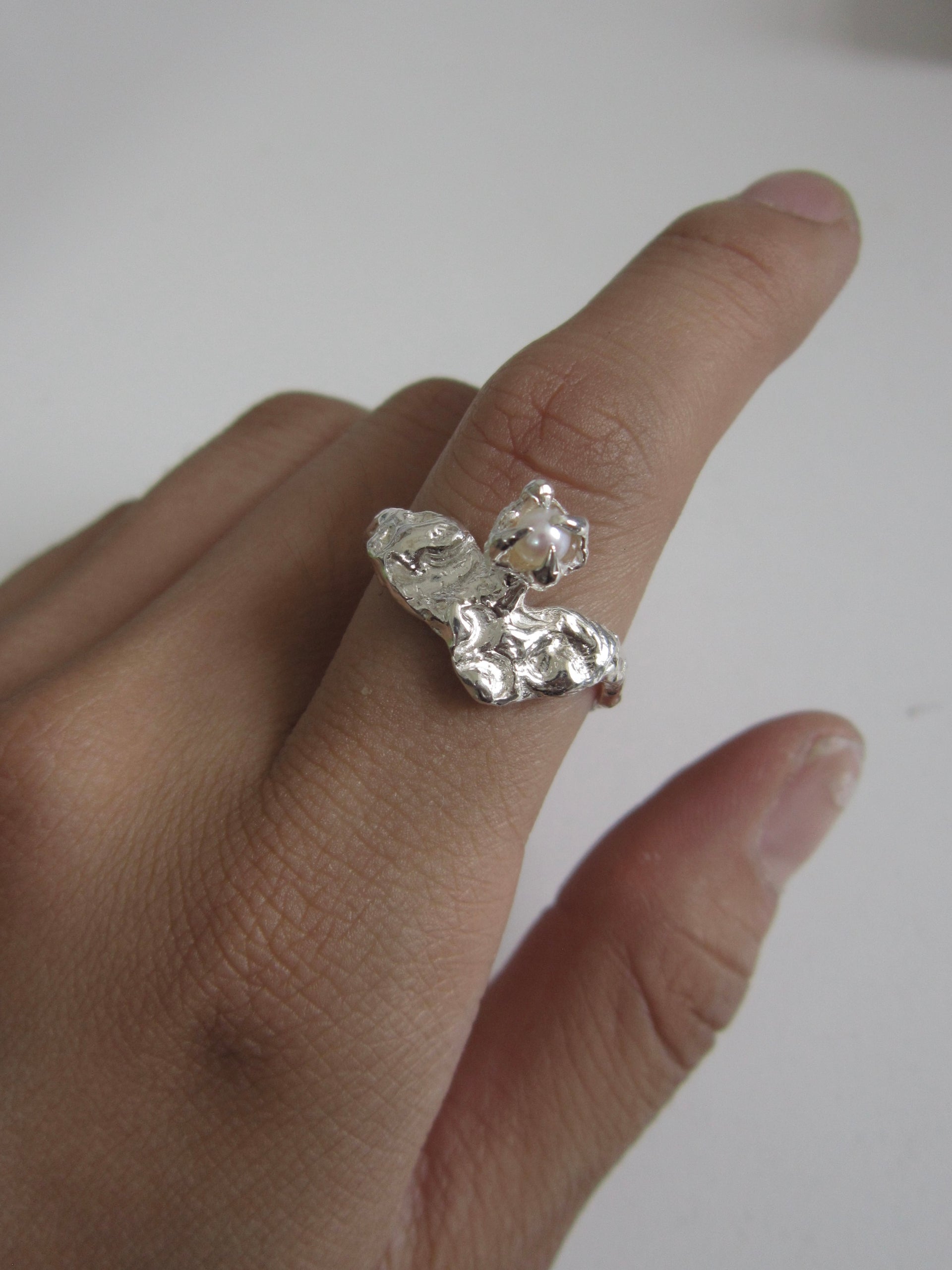 PEARL VERUCA RING (SZ 9)