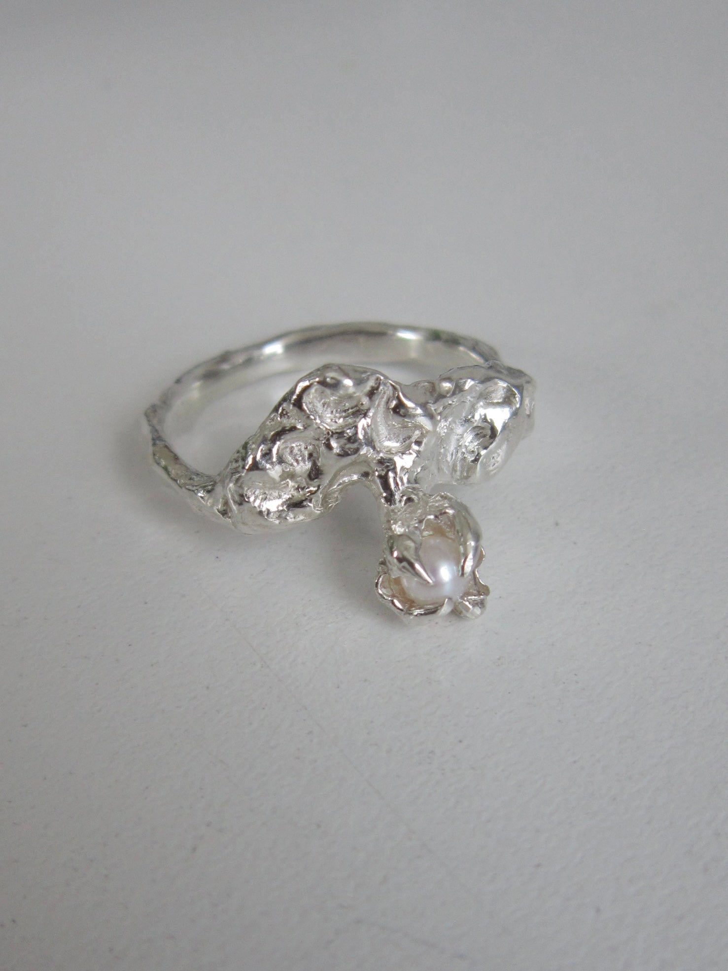 PEARL VERUCA RING (SZ 9)