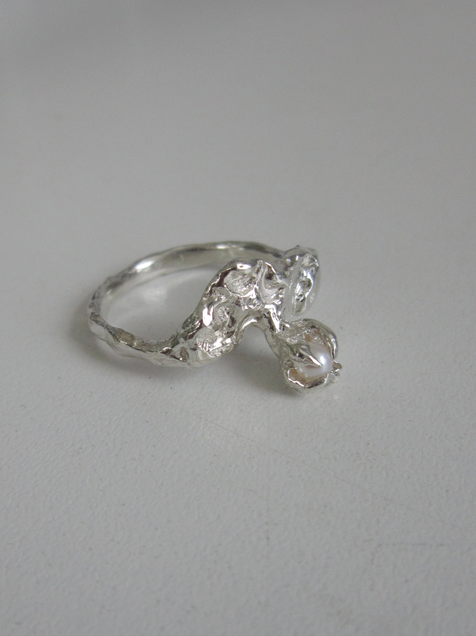 PEARL VERUCA RING (SZ 9)