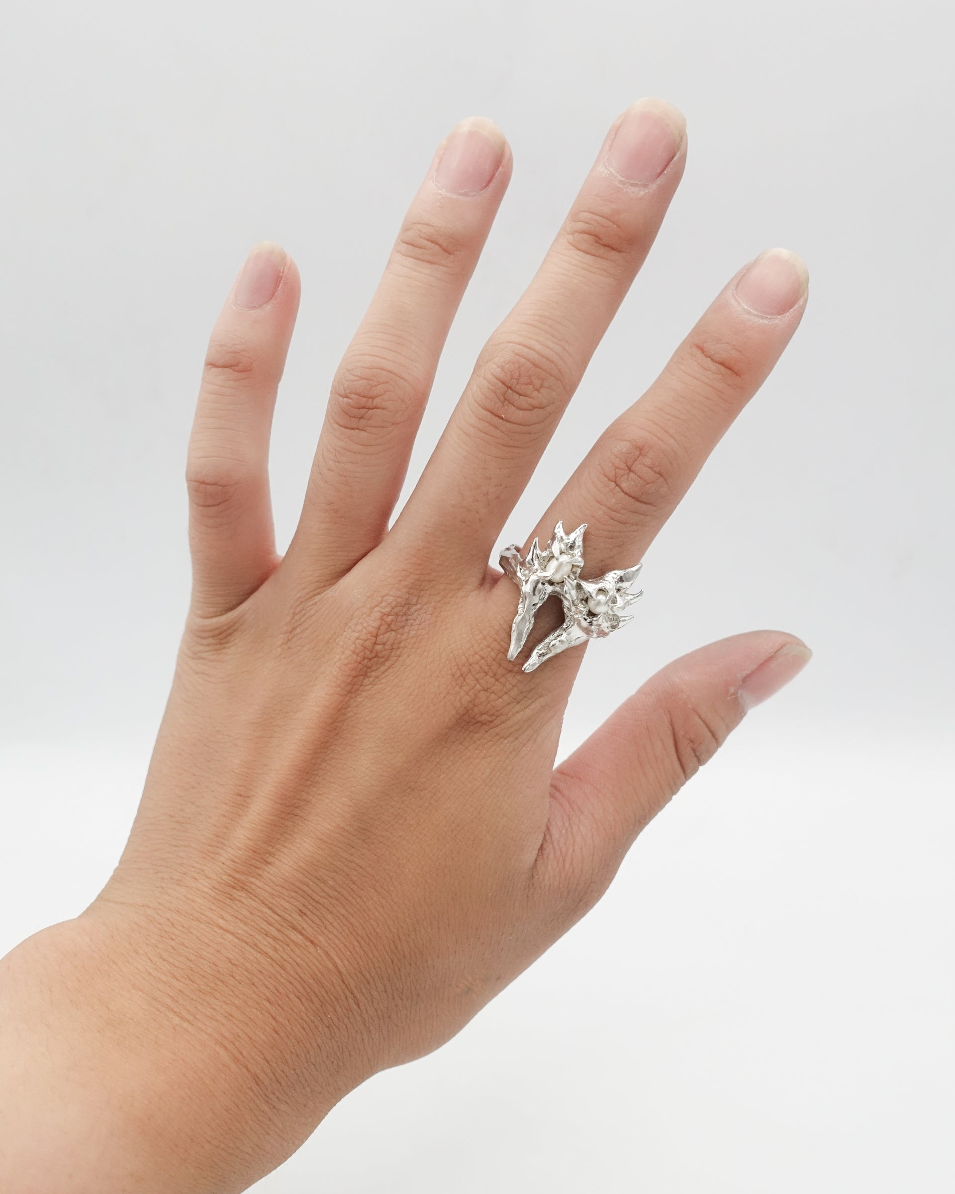 DOUBLE PEARL BUTTERFLY RING // SZ 7.5