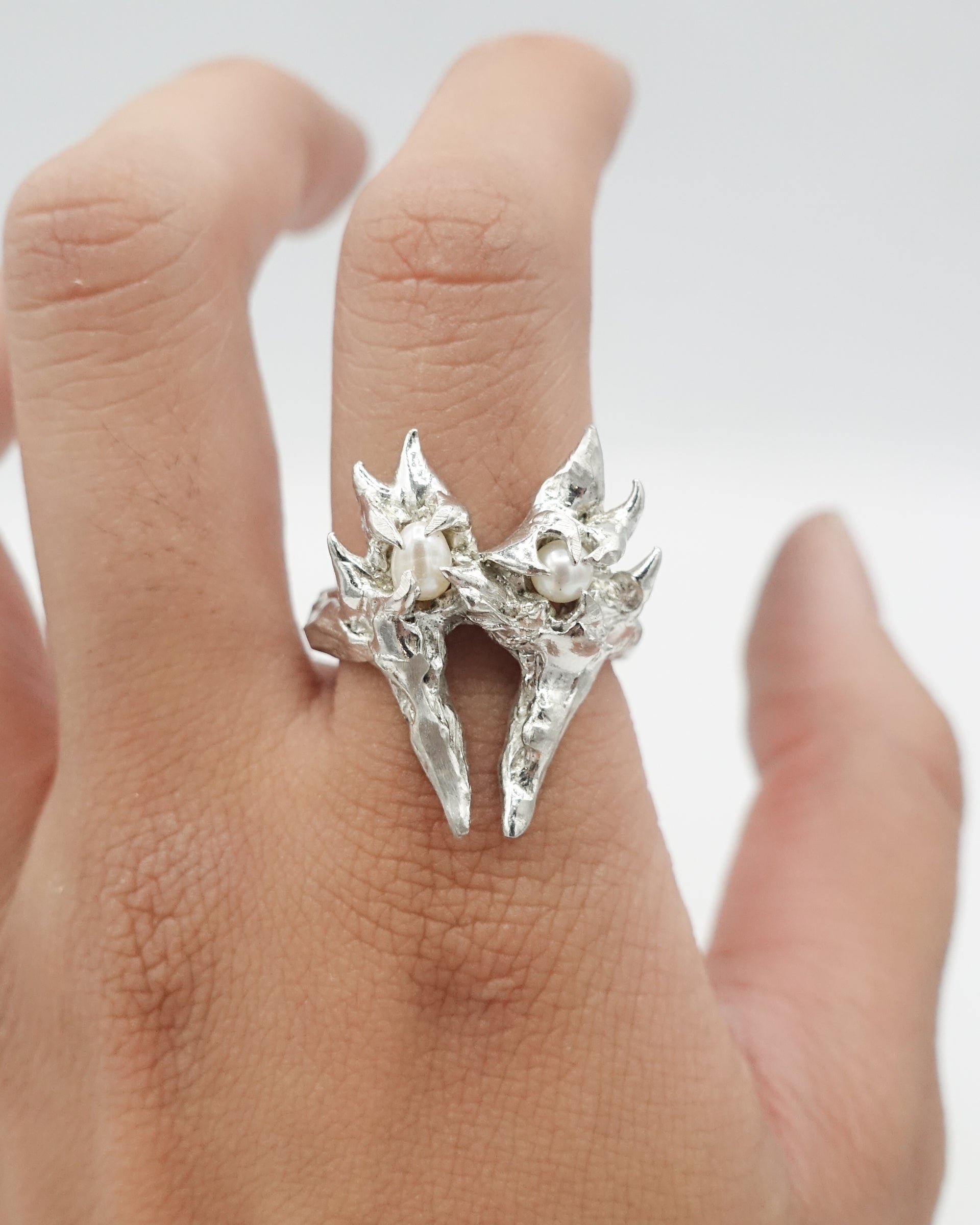DOUBLE PEARL BUTTERFLY RING // SZ 7.5