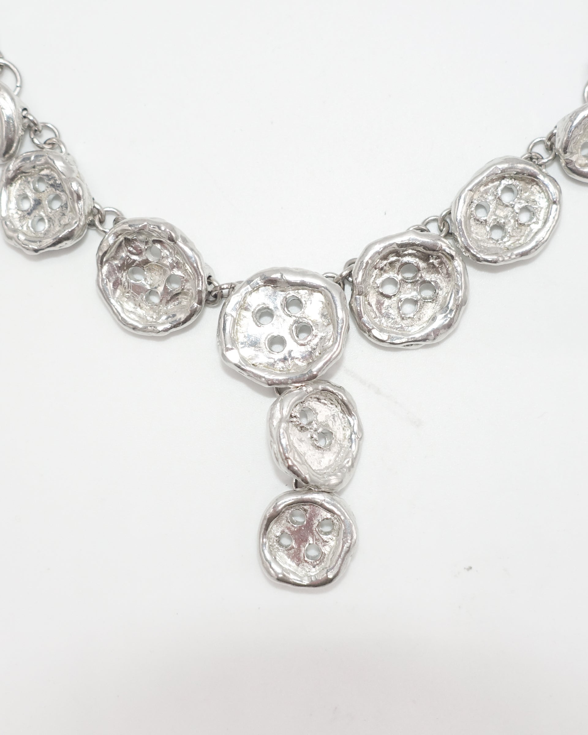 BUTTON COLLAR