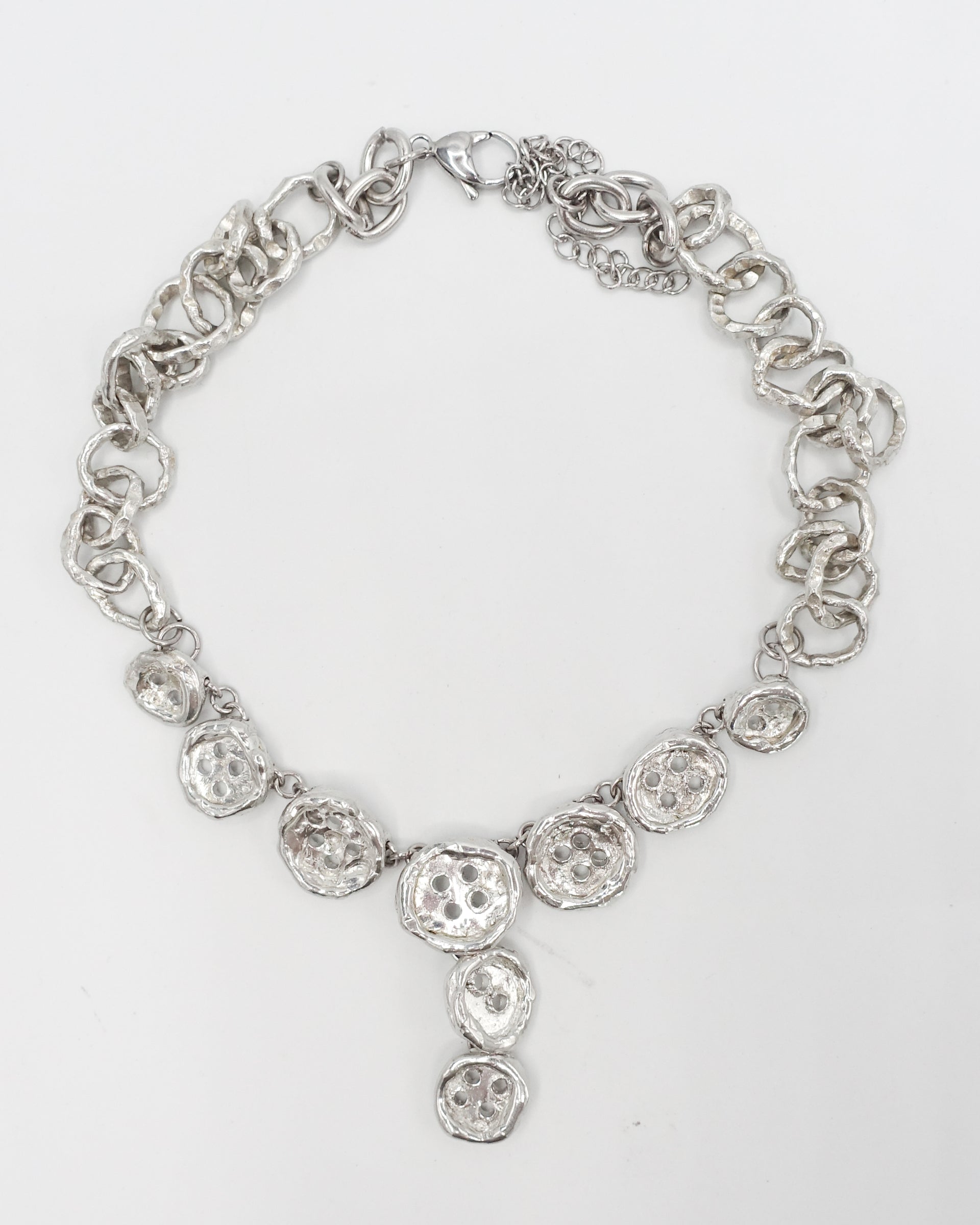 BUTTON COLLAR