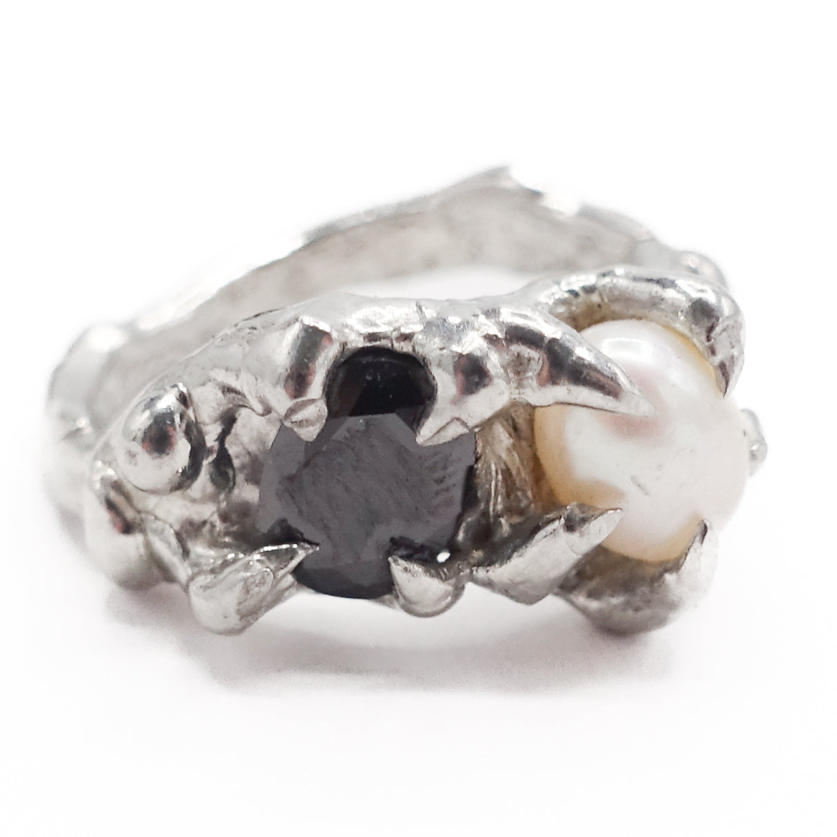 LAMENTATION RING // SZ 8