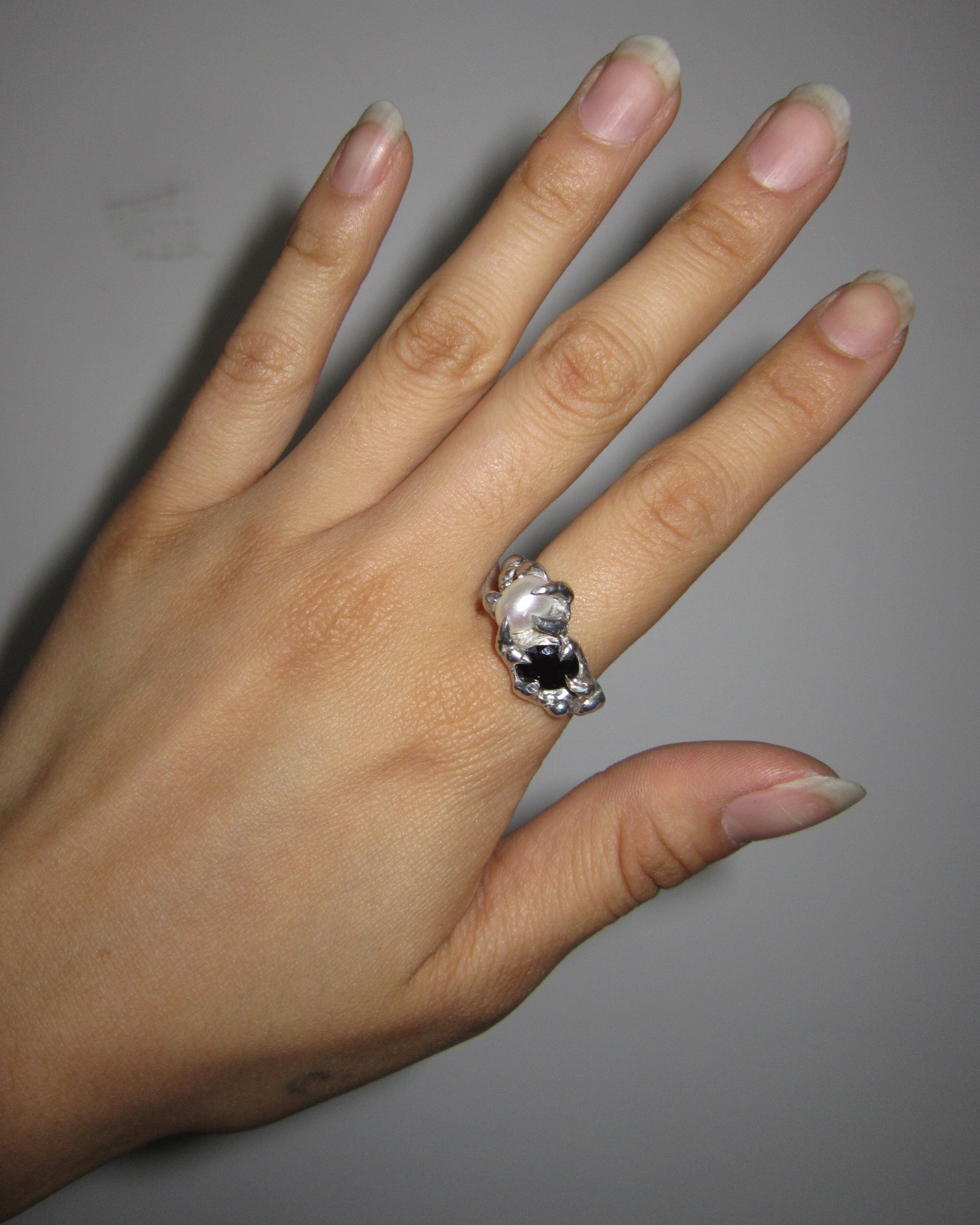LAMENTATION RING // SZ 8