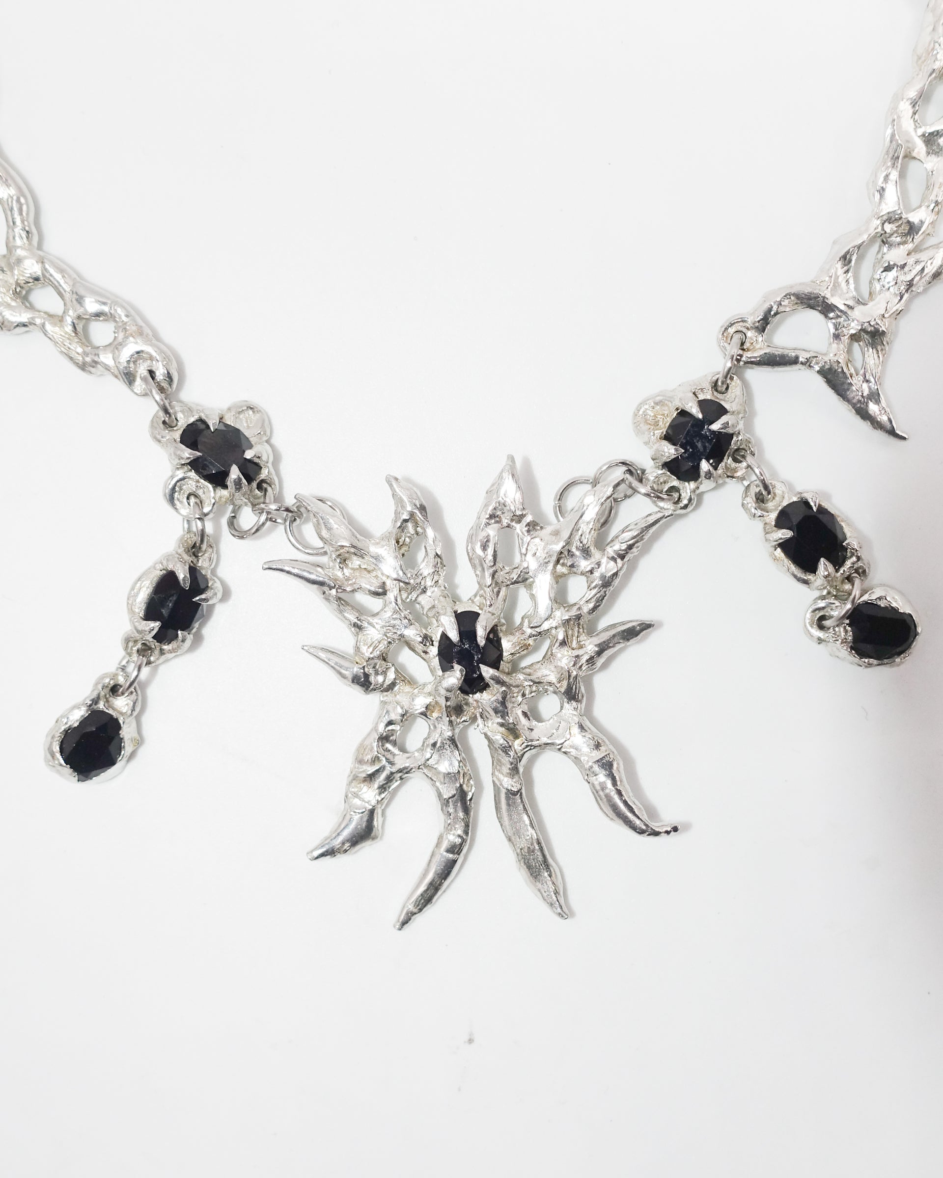 ONYX BUTTERFLY COLLAR