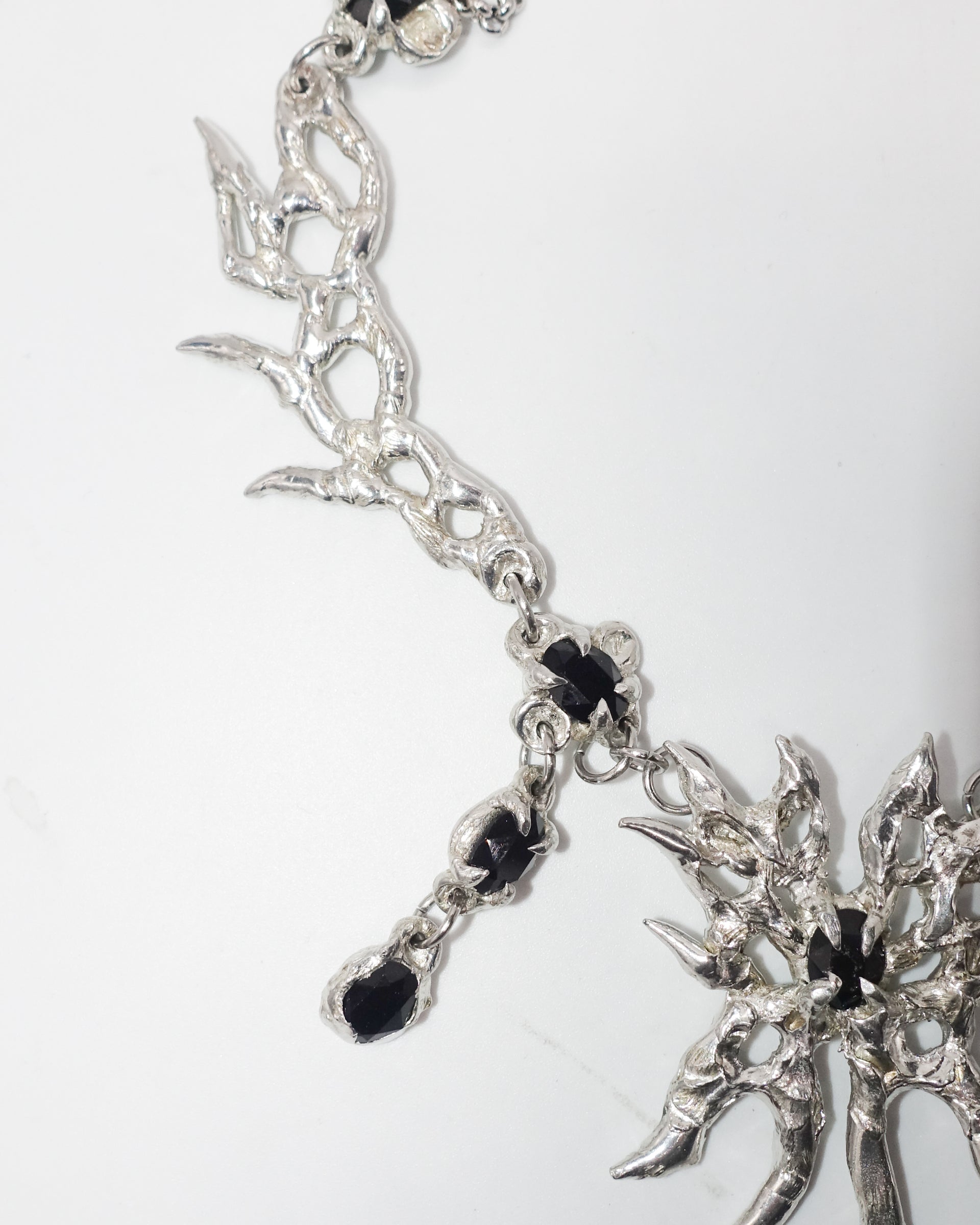 ONYX BUTTERFLY COLLAR