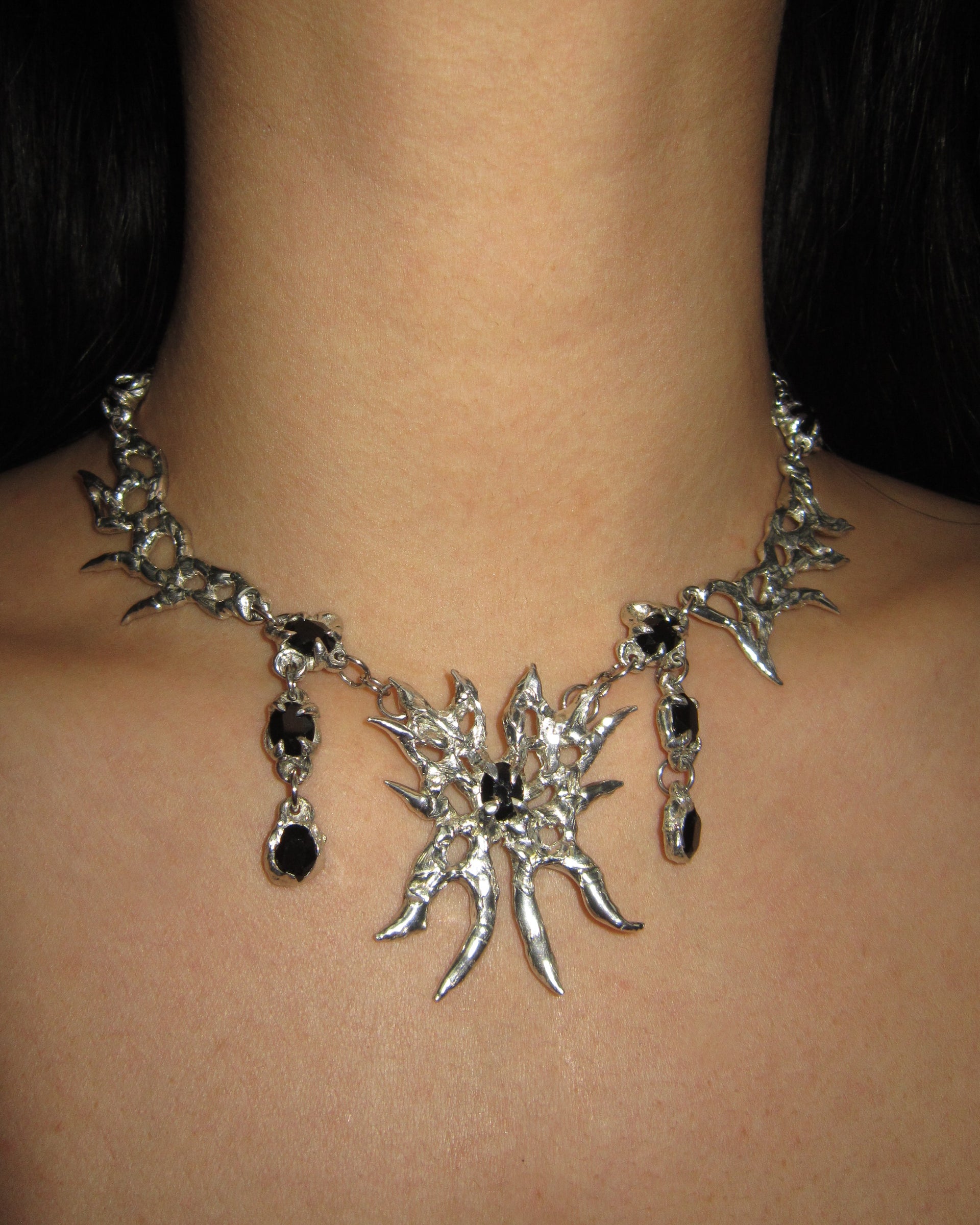 ONYX BUTTERFLY COLLAR