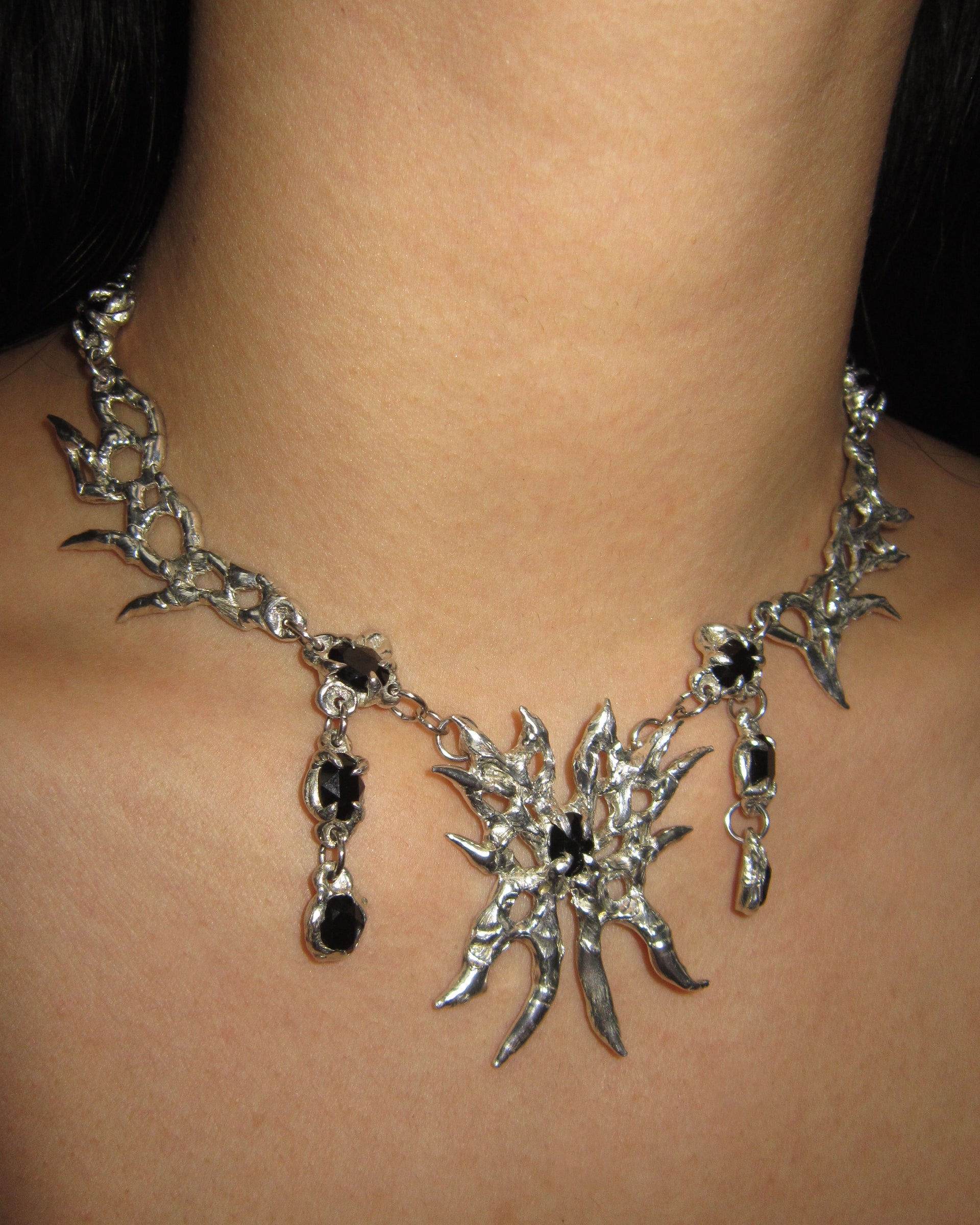 ONYX BUTTERFLY COLLAR