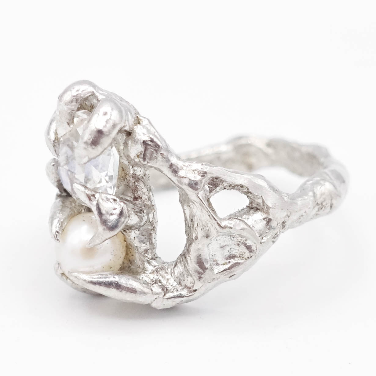 FATAL MYSTERY RING // SZ 7.75