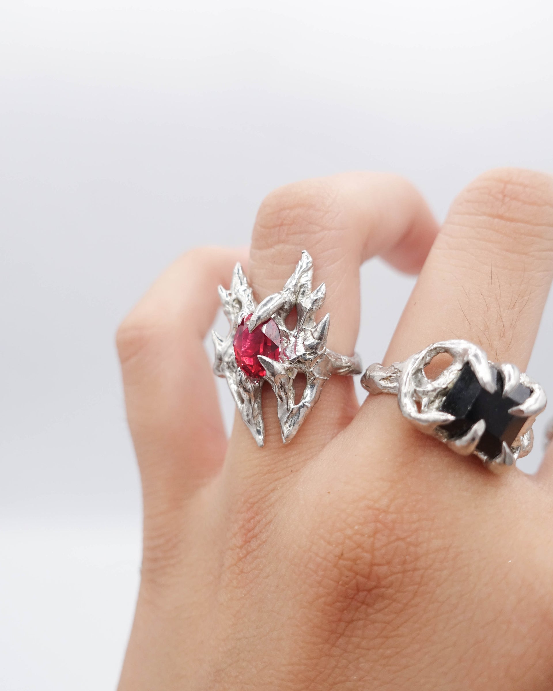 POSSESSION BUTTERFLY RING // SZ 5