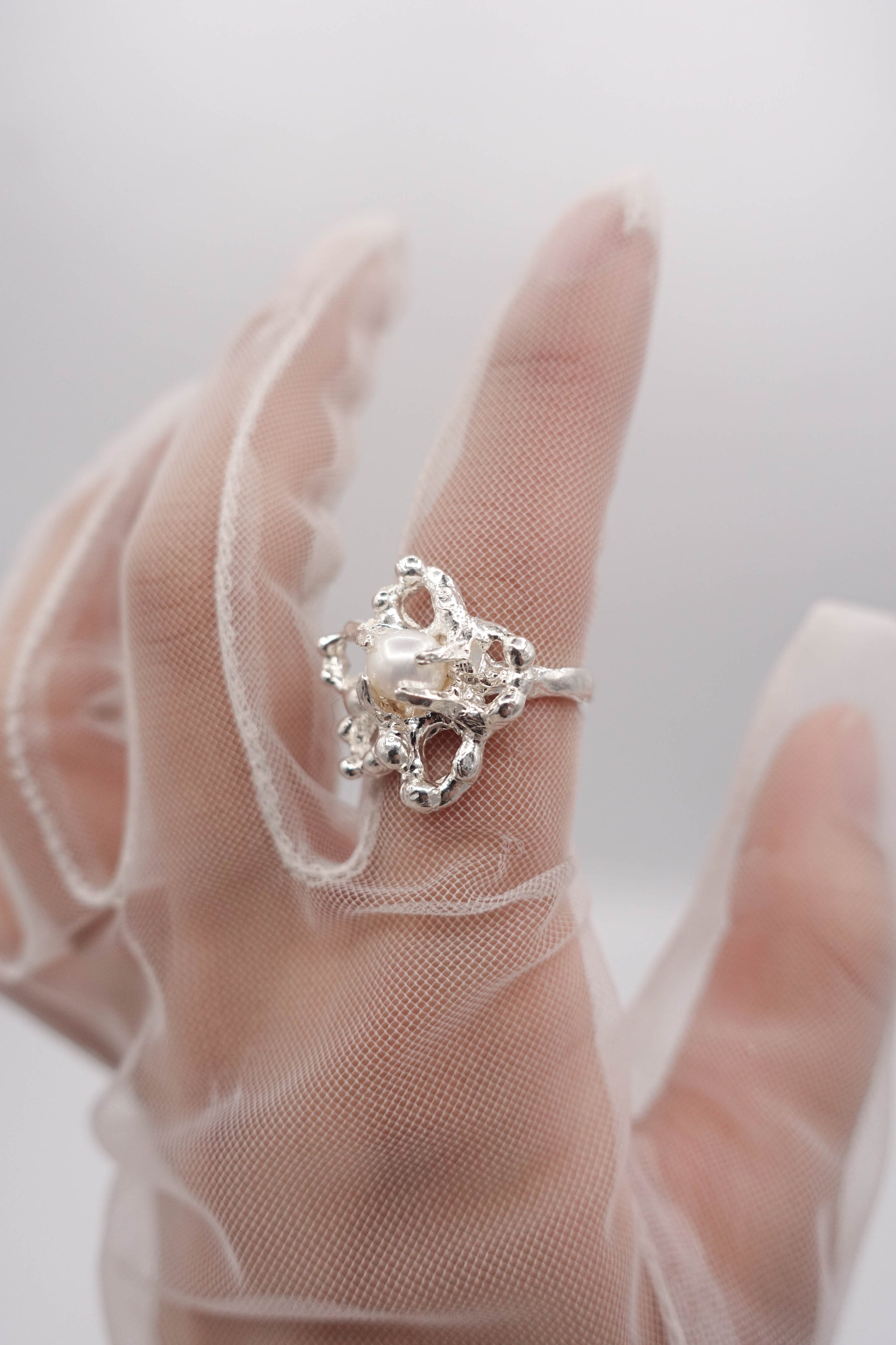 FLEUR RING (SZ 6,8,10)
