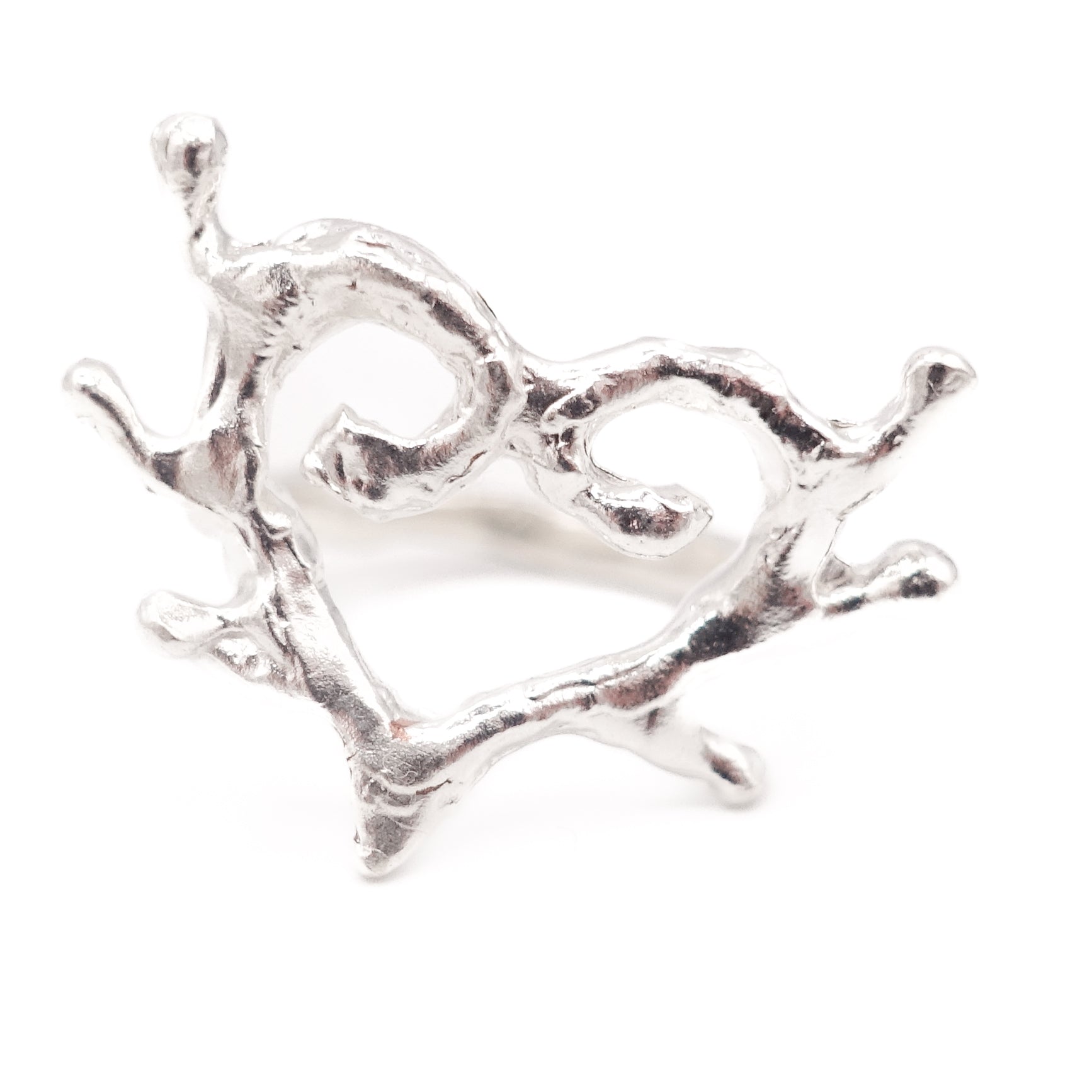 DEMURE RING