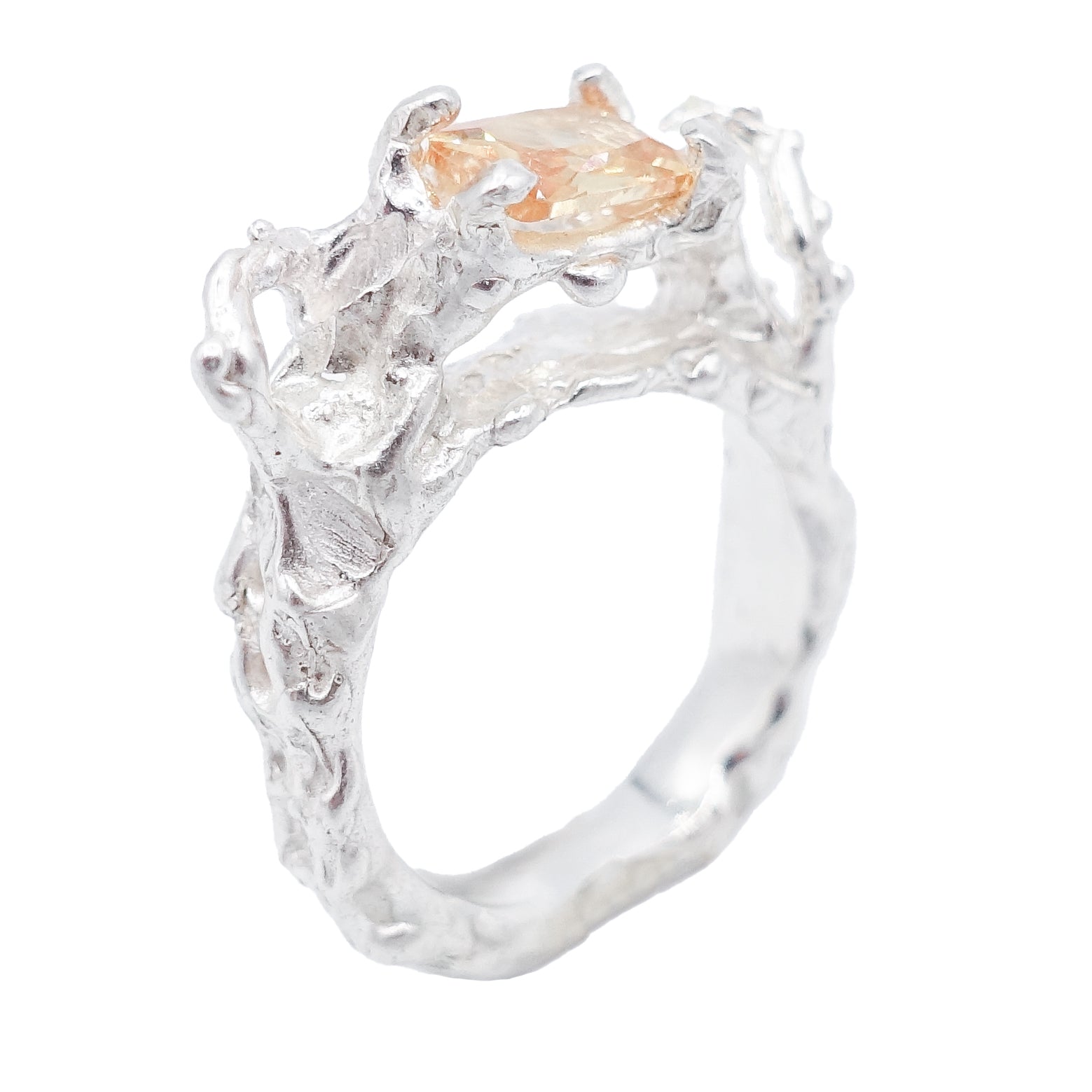 SERAXIS RING (PEACH)