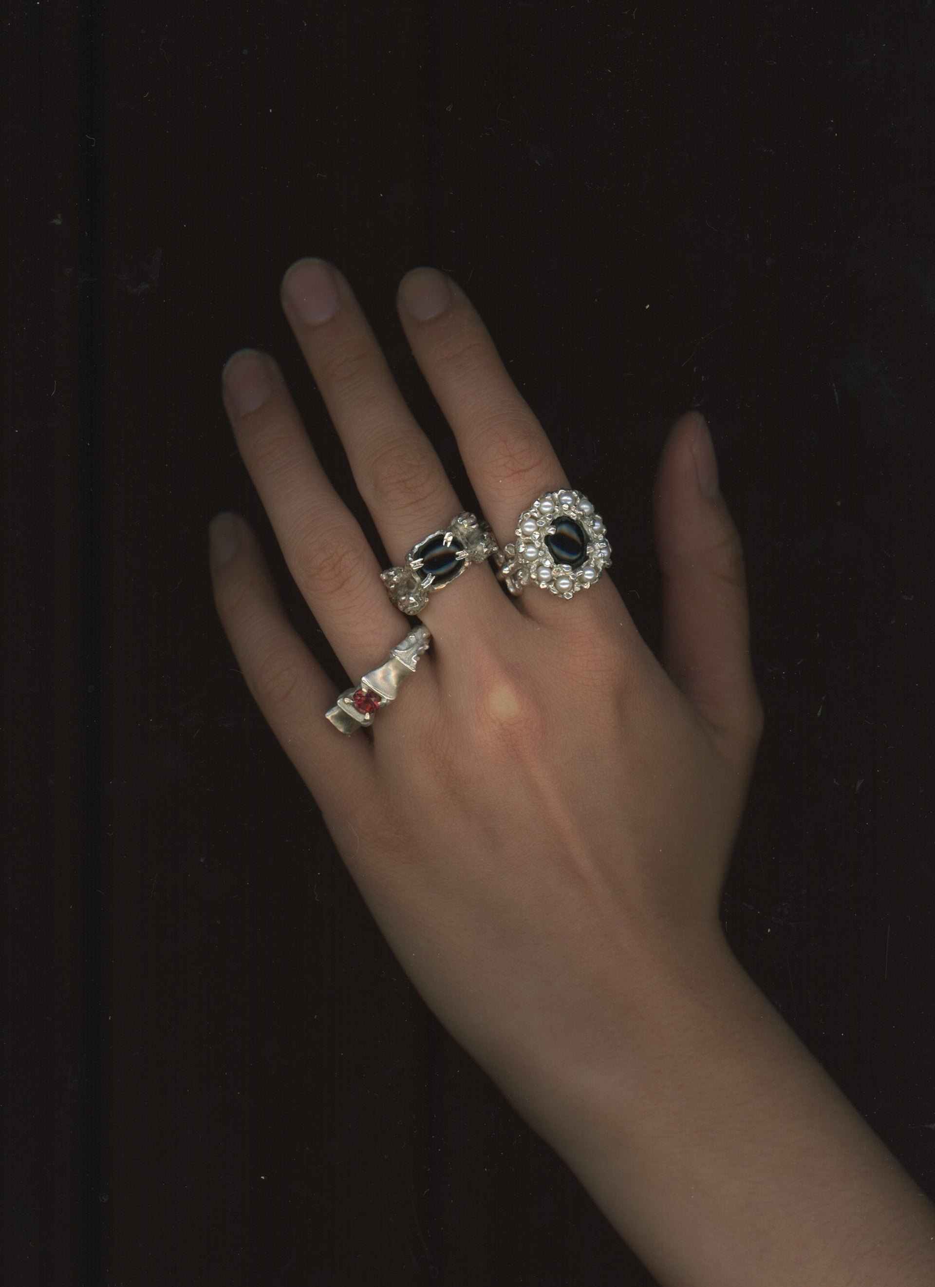 MIDNIGHT DAFFODIL RING