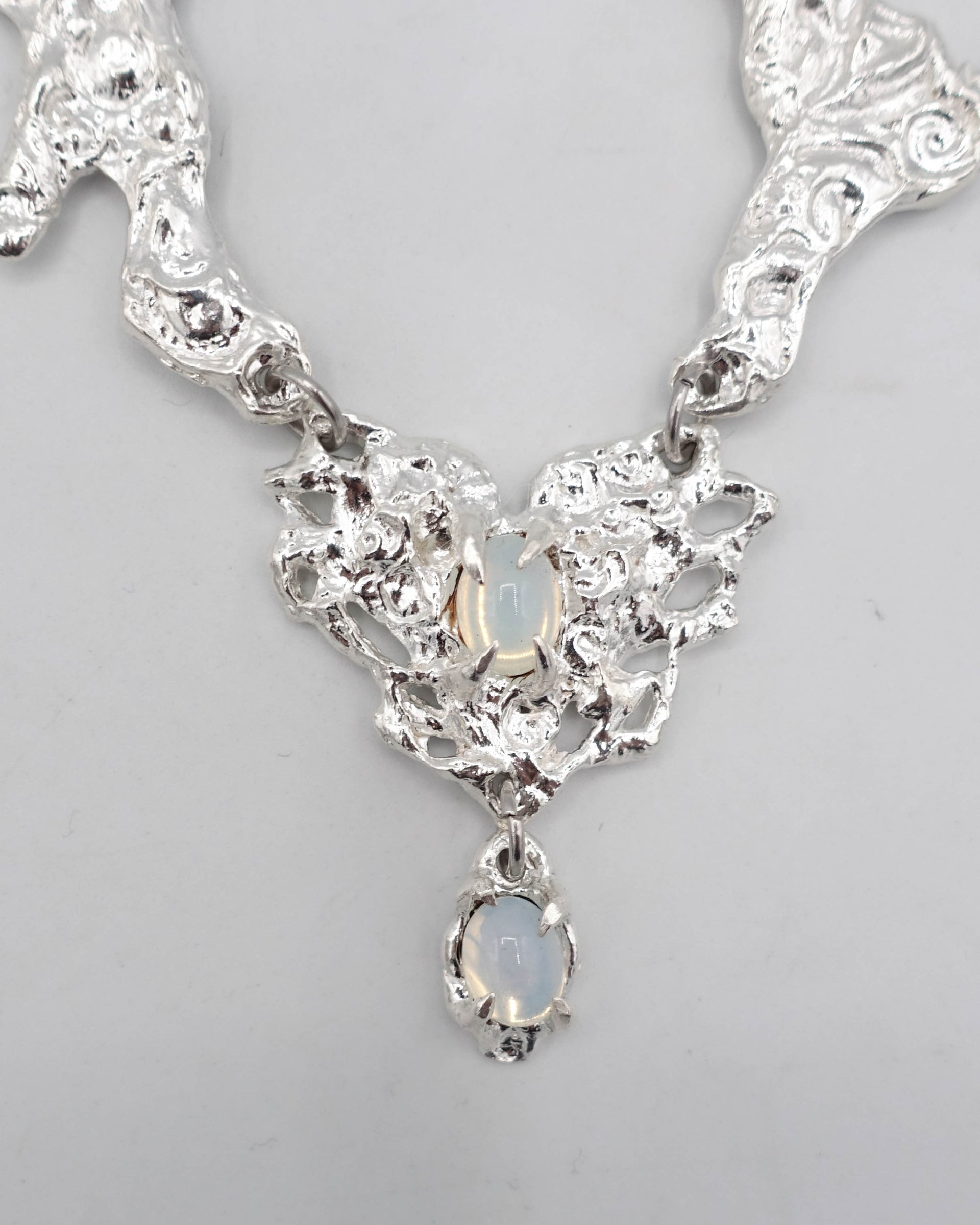 BESTOWED NECKLACE