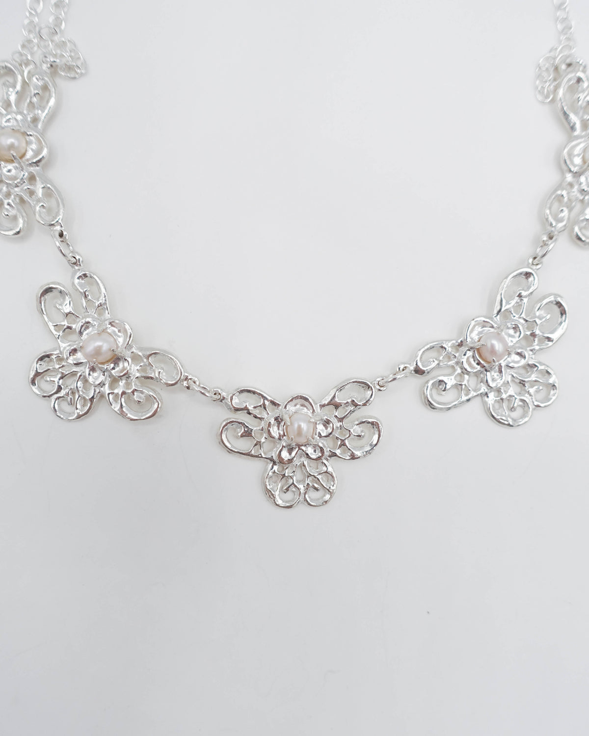 VELLUM COLLAR
