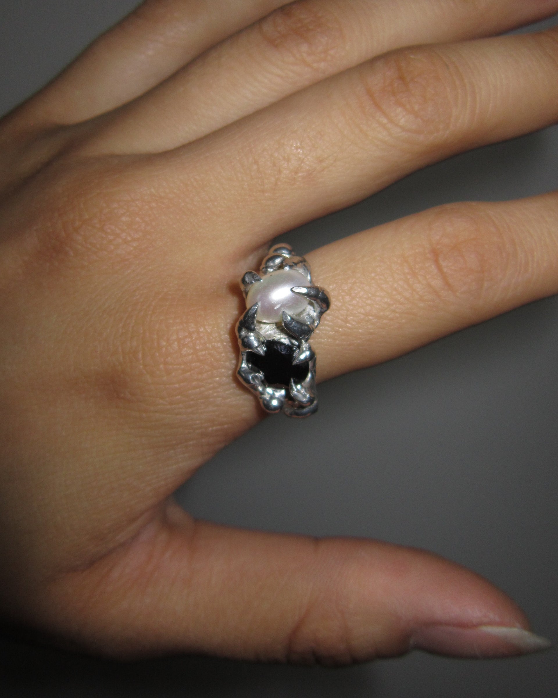 LAMENTATION RING // SZ 8