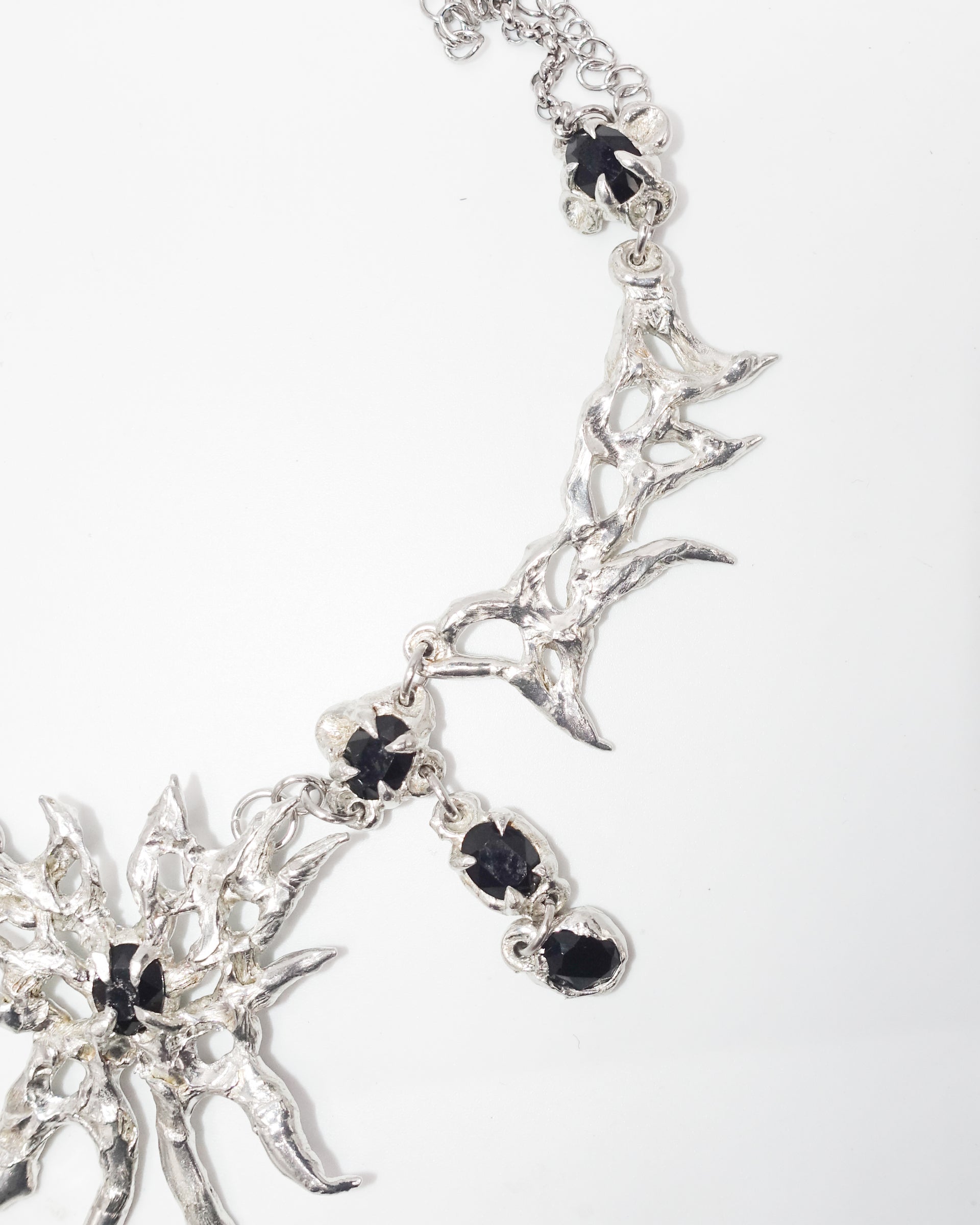 ONYX BUTTERFLY COLLAR