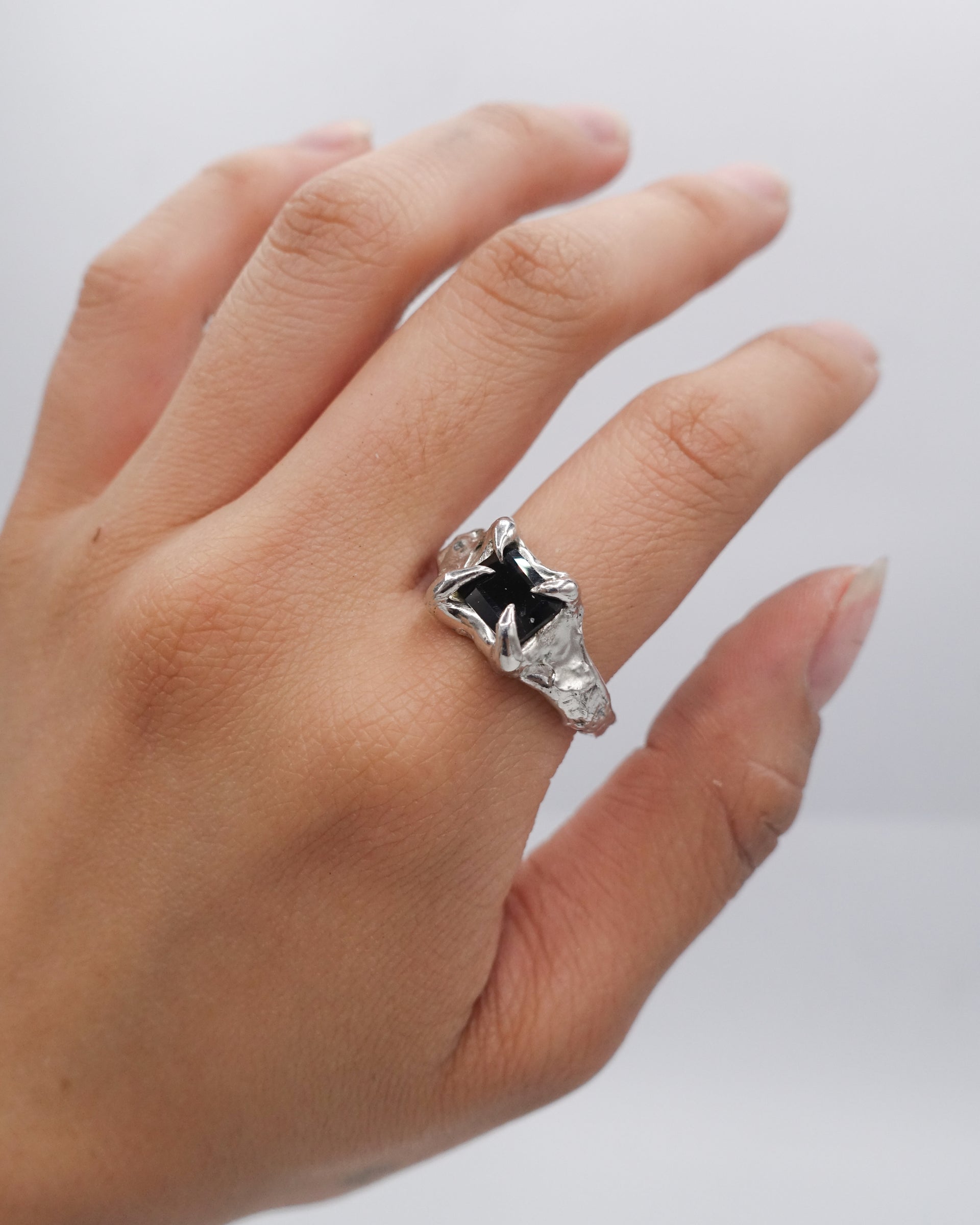 DIAGON RING // SZ 8