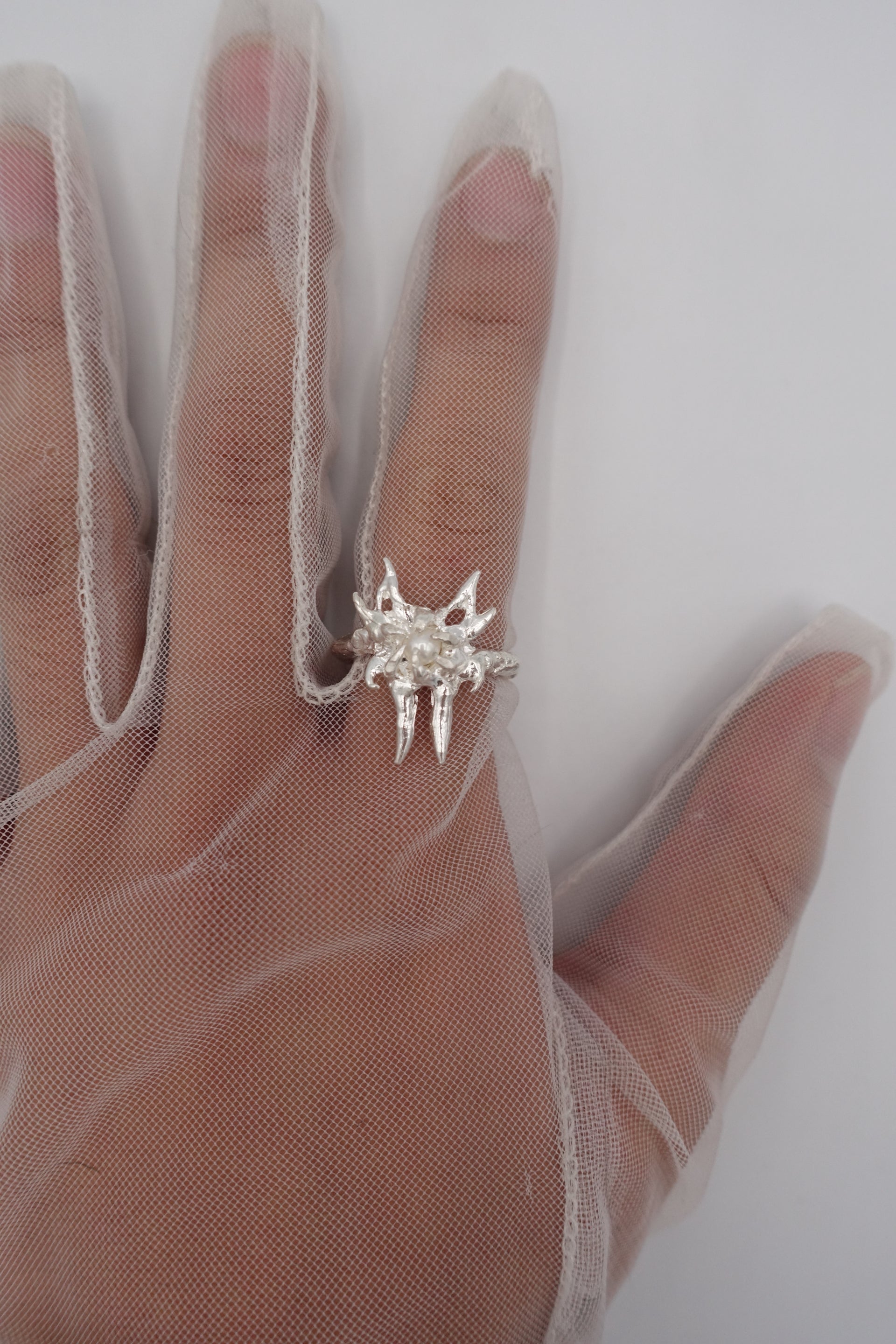 MINI PEARL BUTTERFLY RING
